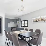 Luxurious In *