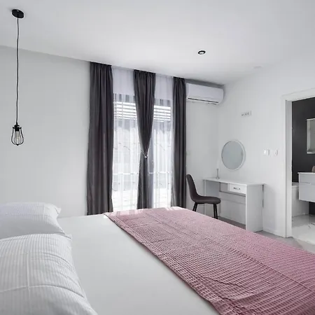 Awesome In Split With Wifi Ferienhaus