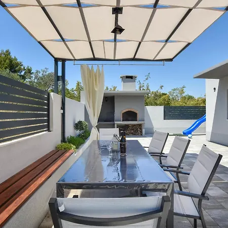 Awesome In Split With Wifi Holiday home