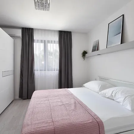 Awesome In Split With Wifi Holiday home *