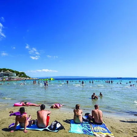 בית נופש Awesome In Split With Wifi ספליט